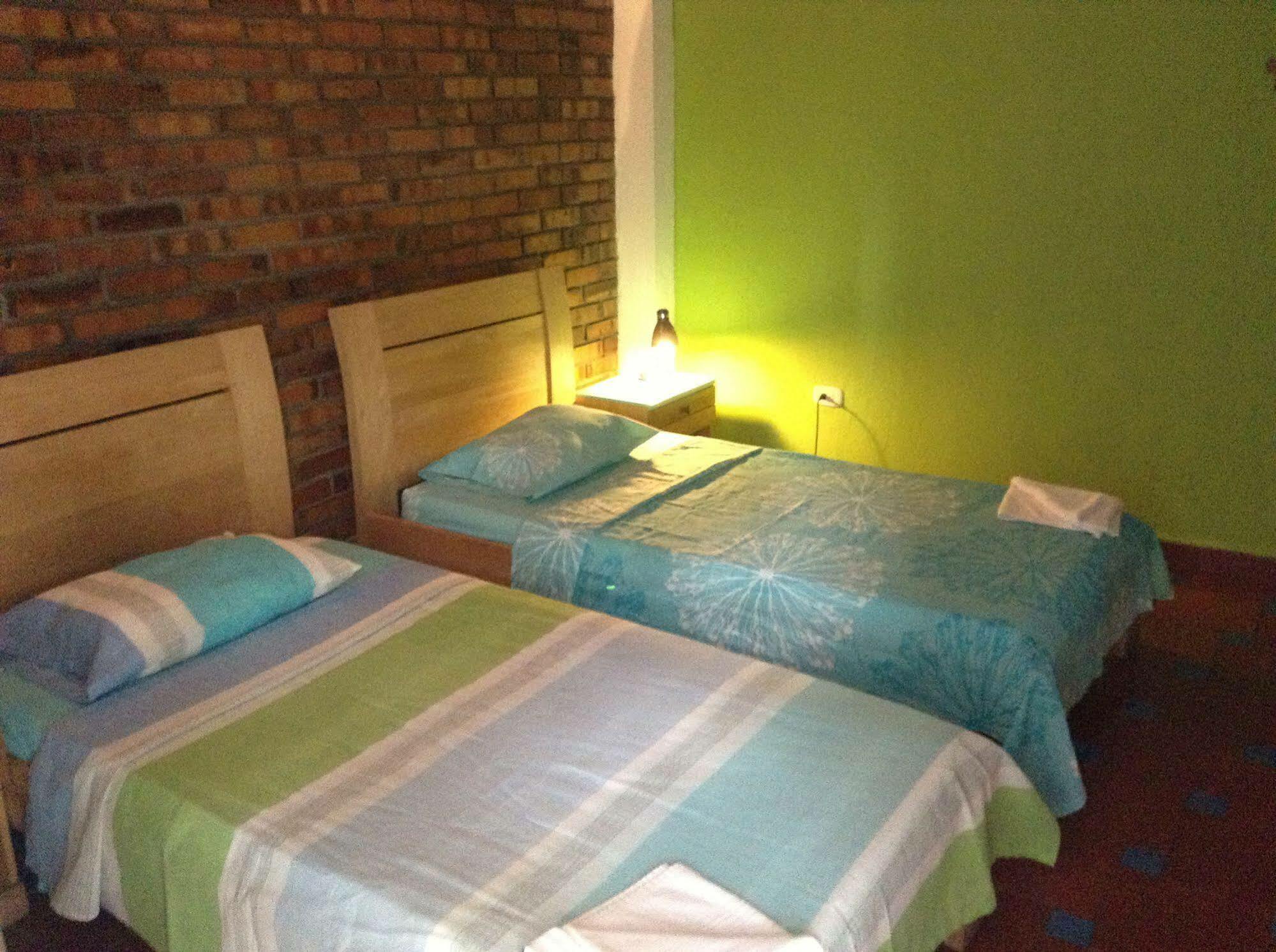 Hostal Aluna Casa Y Cafe