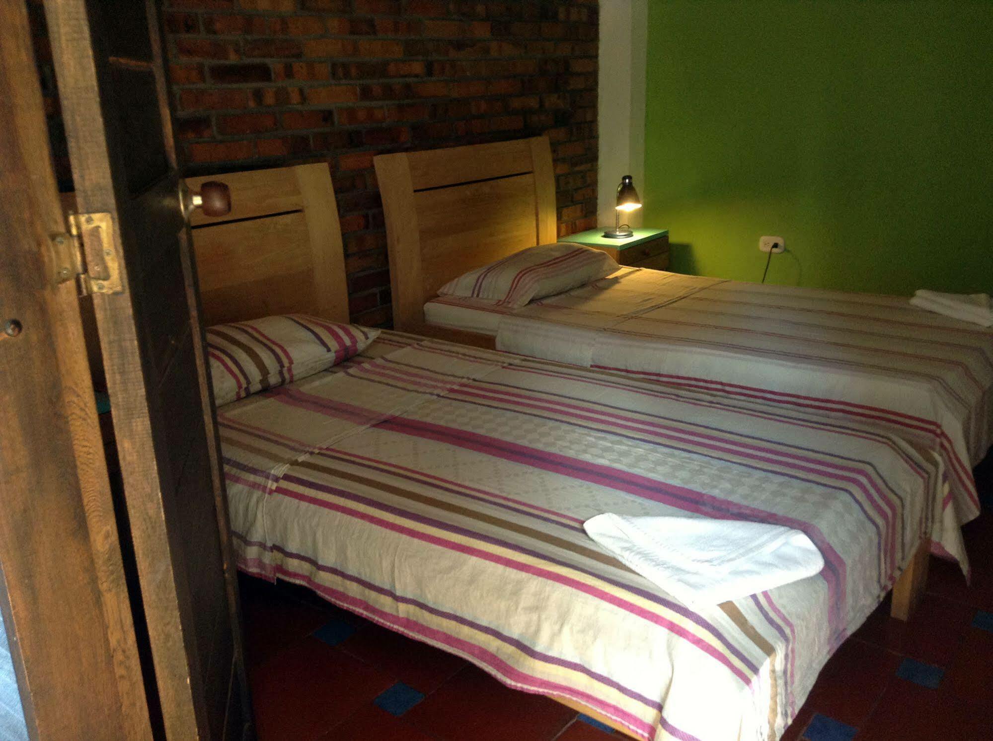 Hostal Aluna Casa Y Cafe