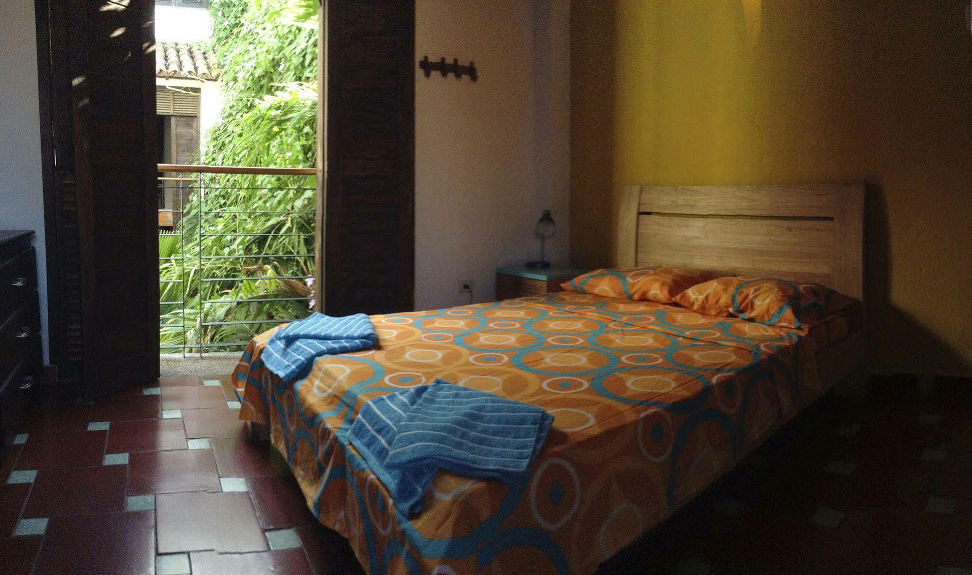 Hostal Aluna Casa Y Cafe *